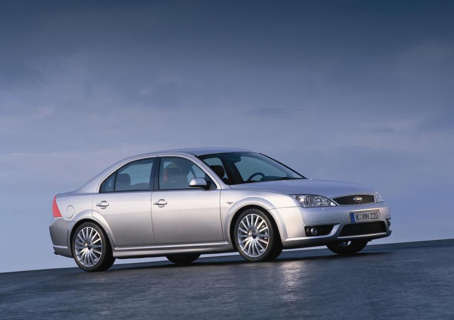  Ford Mondeo ST220 5-Door 2002 года  (фото 20 из 24)
